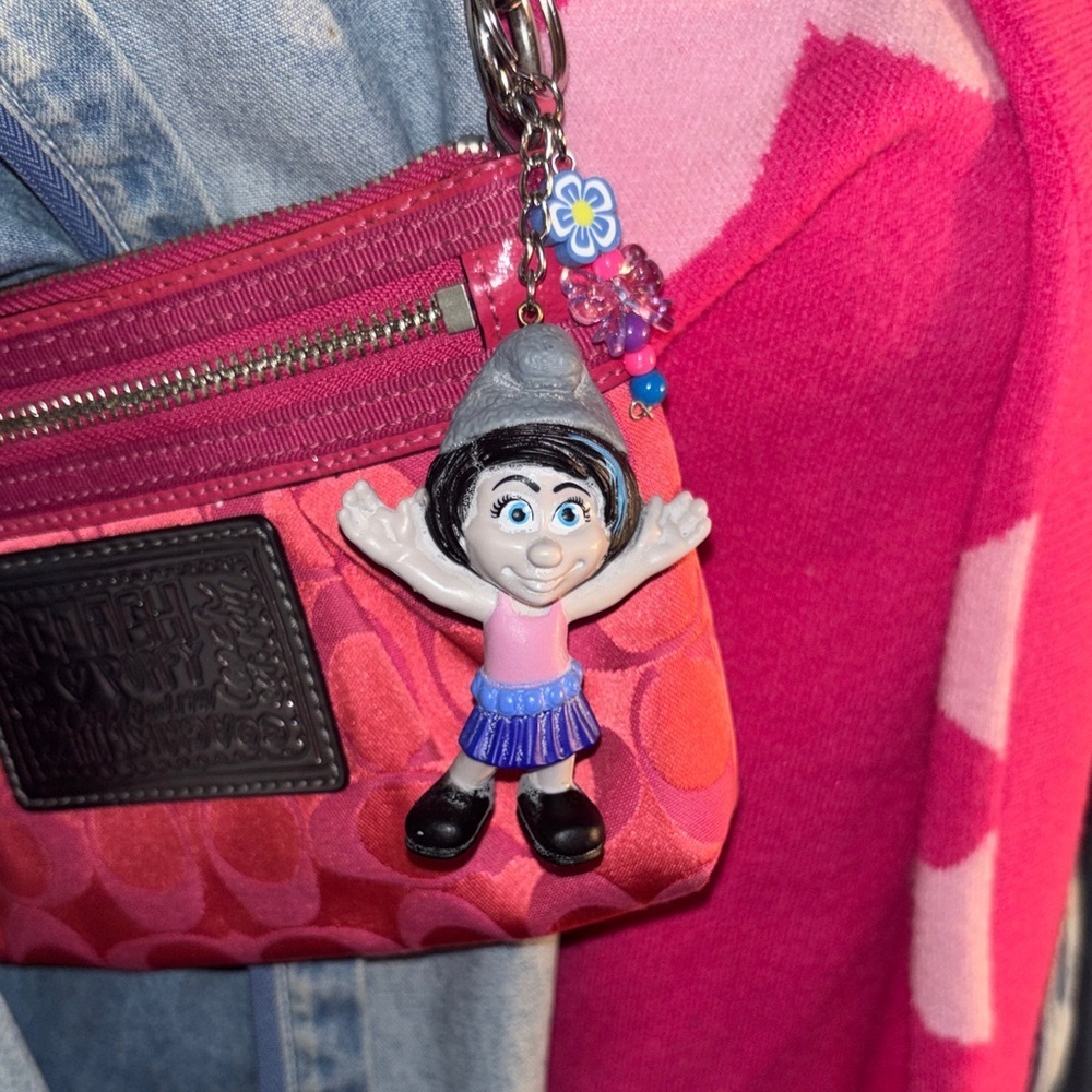 Vexy Smurf keychain